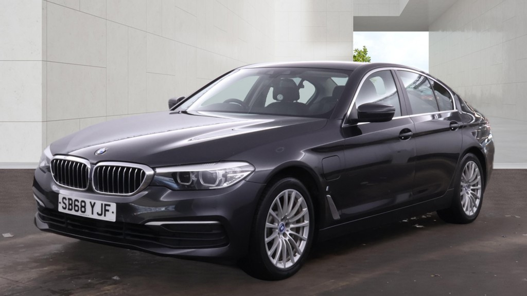 BMW 5 Series — photo 2