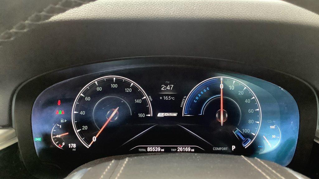 BMW 5 Series — photo 12